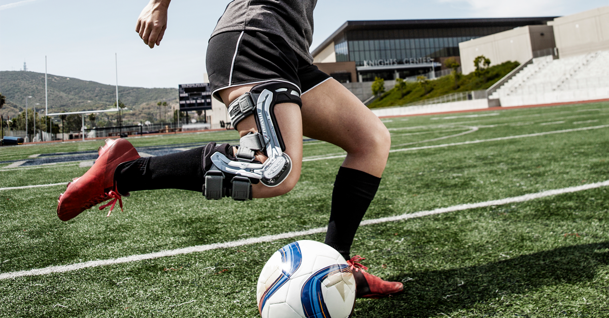 How soccer players treat patellar tendonitis and keep the knee strong.
